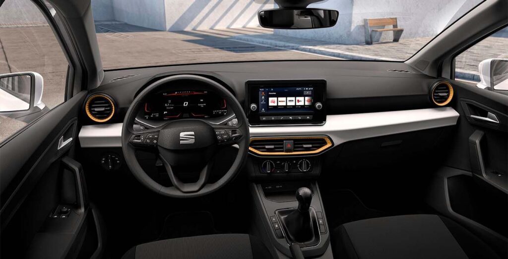 Seat-Ibiza-Reference-interior-delantera.jpg