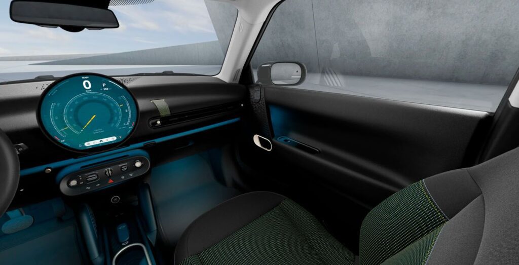 MINI-Cooper-E-Essential-interior-delantera-2.jpg