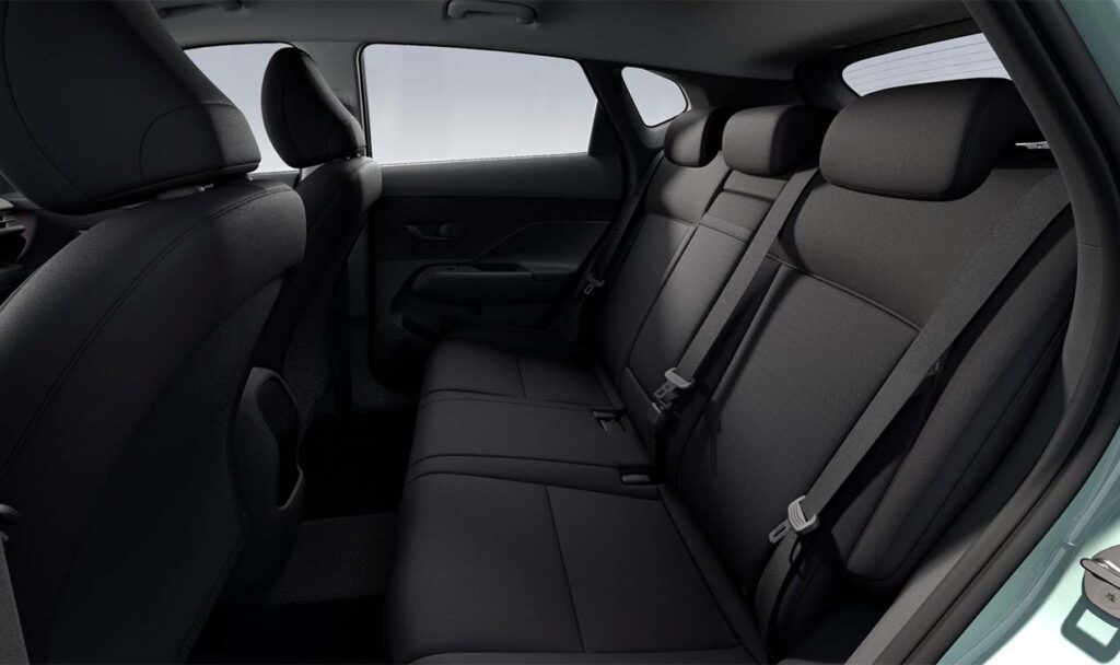 Hyundai-Kona-HEV-GDI-1.6-141CV-DT-Maxx-interior-trasera.jpg