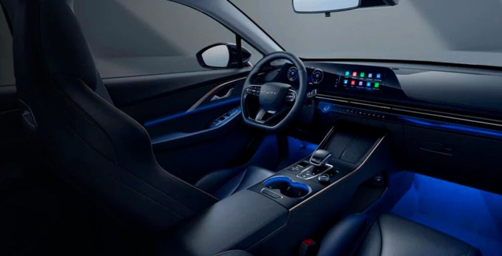 OMODA-5-1.6-Premium-145-SUV-interior-delantera-2.jpg