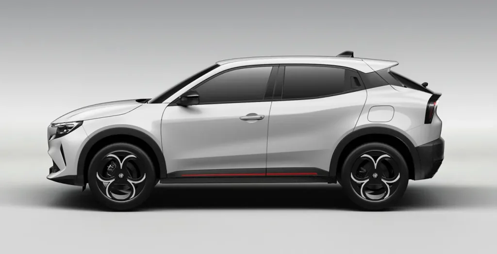 ALFA-ROMEO-Junior-Ibrida-Speciale-lateral.webp