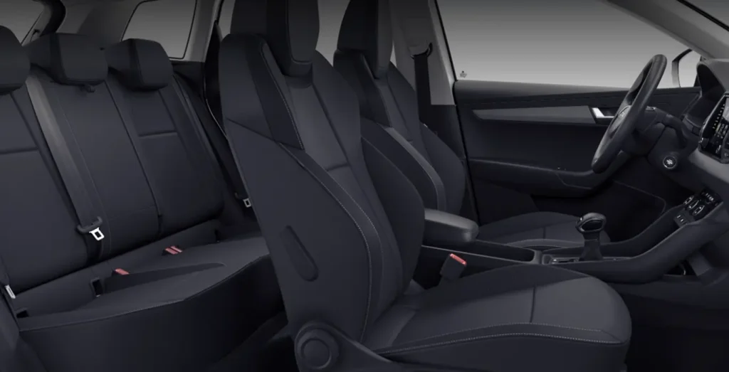 SKODA-Karoq-Selection-1.5-TSI-DSG-interior-trasera.webp