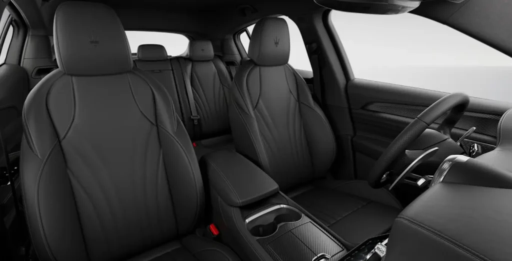 MASERATI-Grecale-Modena-330-QS-interior-delantera-II.webp