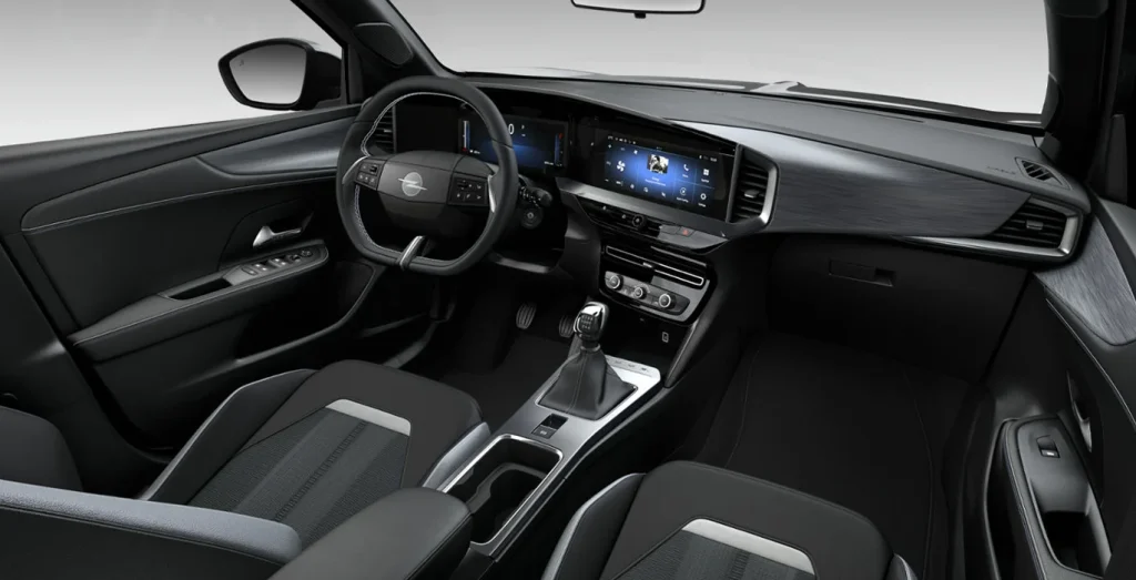 OPEL-Mokka-1.2T-100kW-GS-interior-delantera.webp