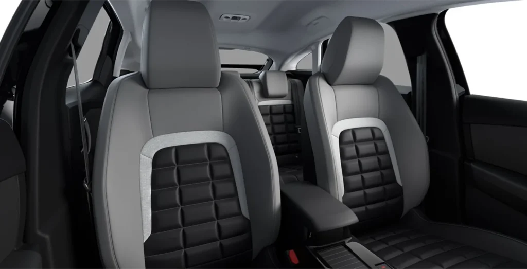 CITROEN-C4-Hybrid-Business-Edition-interior-trasera-1.webp