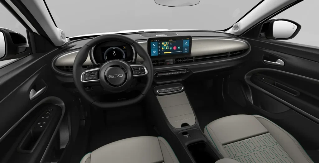 Fiat-600-MHEV-LA-PRIMA-1.2-145CV-DDCT-AUTOMATICO-interior-delantera-2.webp