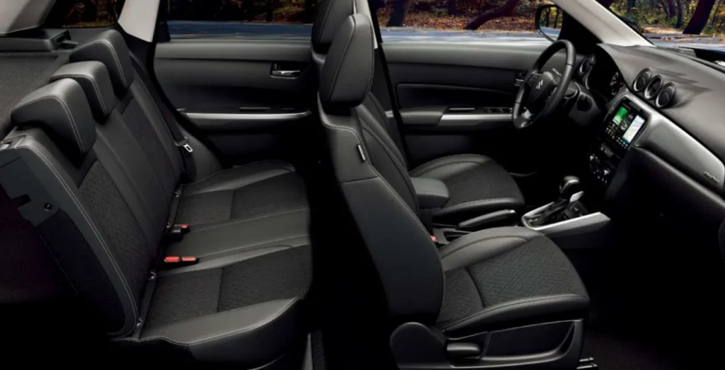 SUZUKI-Vitara-1.4T-Mild-Hybrid-S2-interior-trasera-1.webp