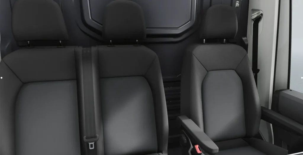 VOLKSWAGEN-Crafter-35-Fresh-Van-BM-L3-2.0-TDI-FWD-103kW-140CV-ISOTERMO-interior-delantera-III-1.webp