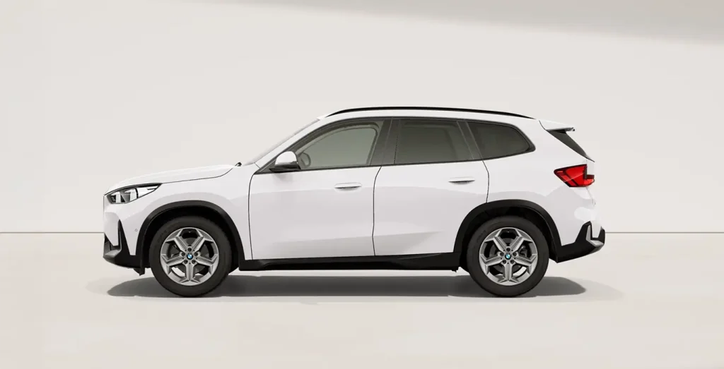 BMW-X1-sDrive20d-blanco-lateral.webp