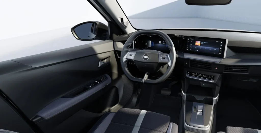 Opel-Frontera-1.2T-XHT-Hybrid-EDCT6-107kW-Ultimate-interior-delantera.webp