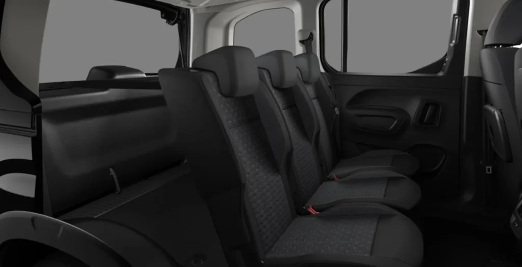 Peugeot-Rifter-5P-Rifter-GT-BlueHDi-130-EAT8-Standard-interior-trasera.webp